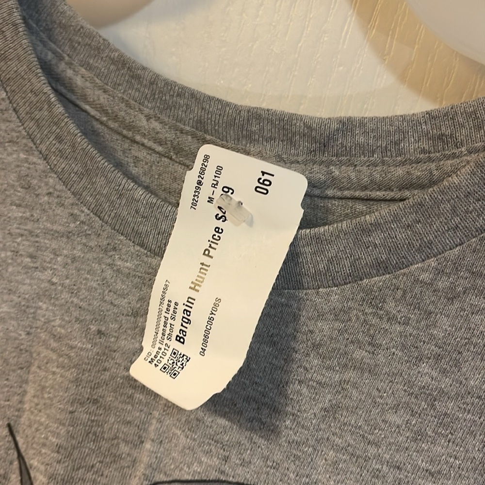 T shirt.. - Picture 3 of 3